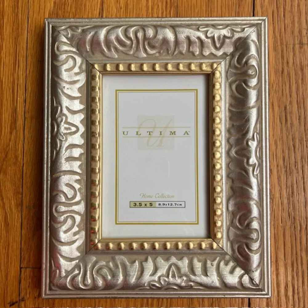 Beautiful silver leaf with gold color beads photo frame 3.5x5